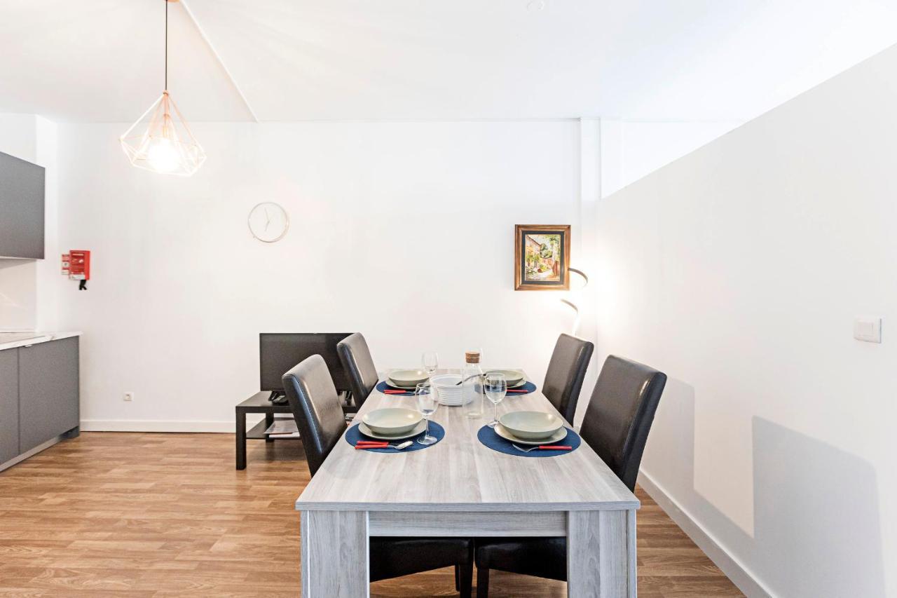 Amazing Apartment In Downtown Porto By Lovelystay ภายนอก รูปภาพ